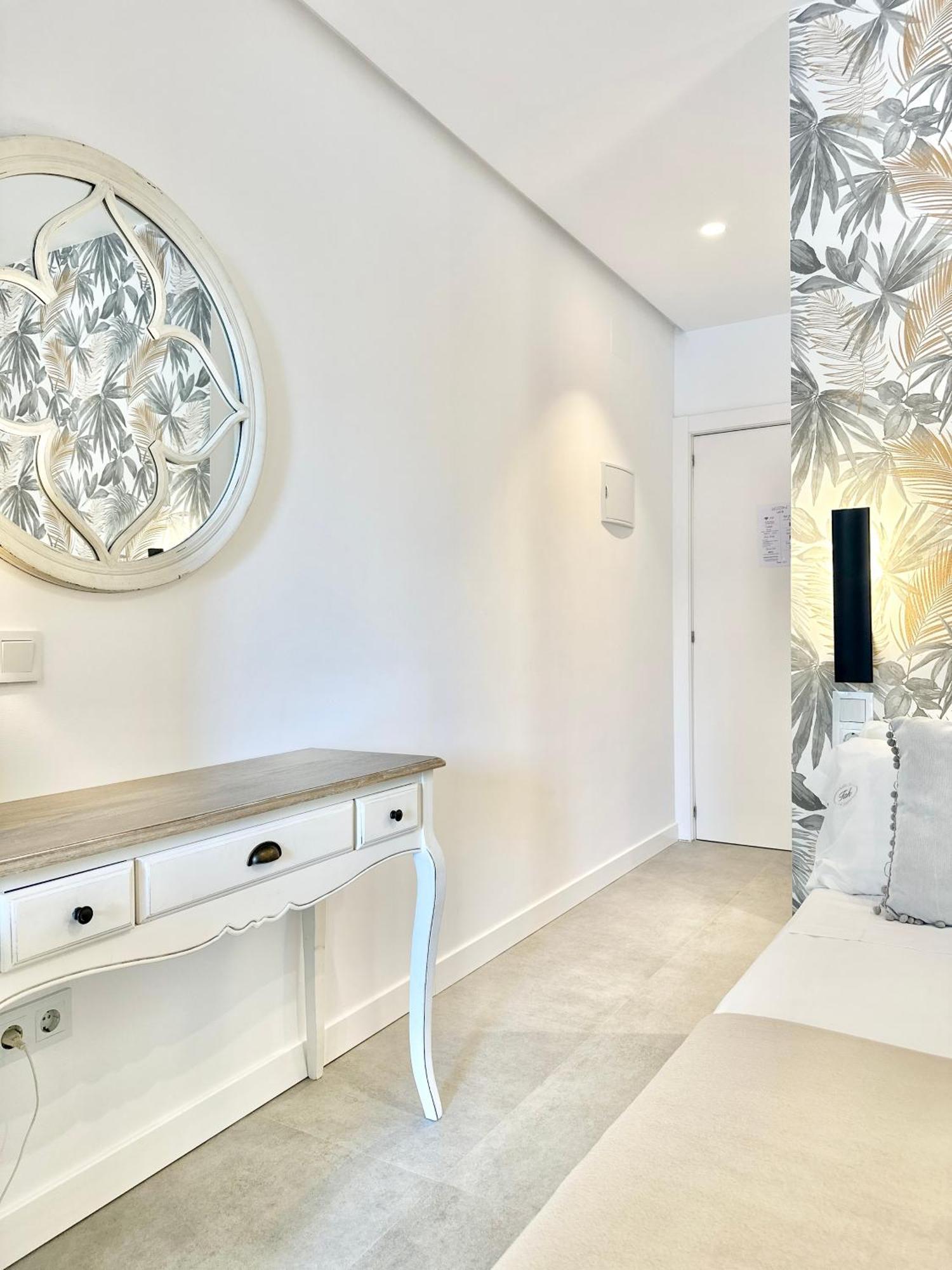 Loft 18 Beachfront Marbella Center Exterior photo