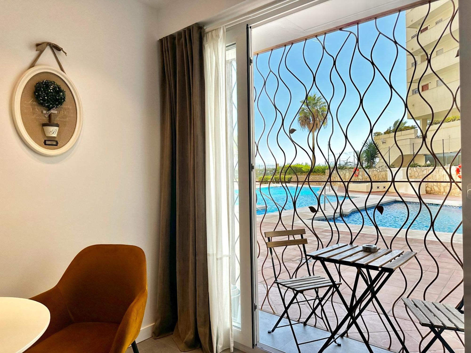 Loft 18 Beachfront Marbella Center Exterior photo